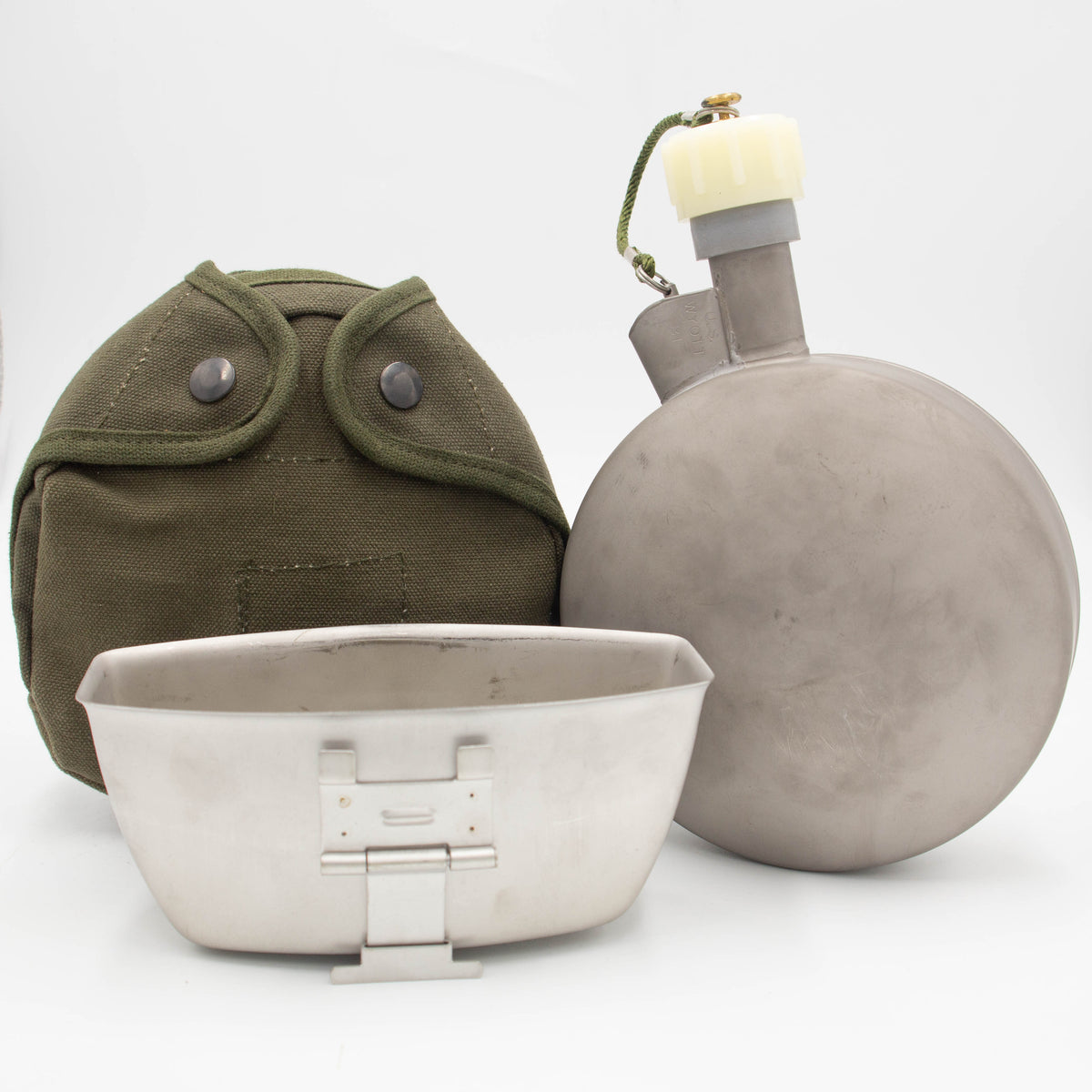 1981 US Army Arctic Canteen Set Omega Militaria