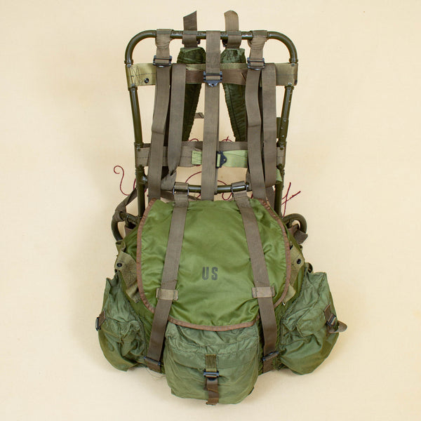 Lightwegit Frame Rucksack NOS 1968 Dated Vietnam War Lightweight Rucksack w/ Frame & Straps ...