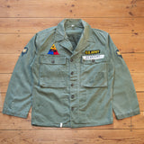 1940s Vintage 4th Armored Division 13-Star Button HBT Utility Shirt - Medium